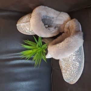 UGG sparkling scuffette slippers sz 8